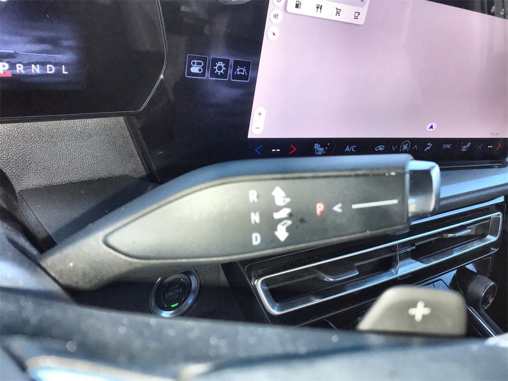 Used 2025 Chevrolet Traverse LT image 20