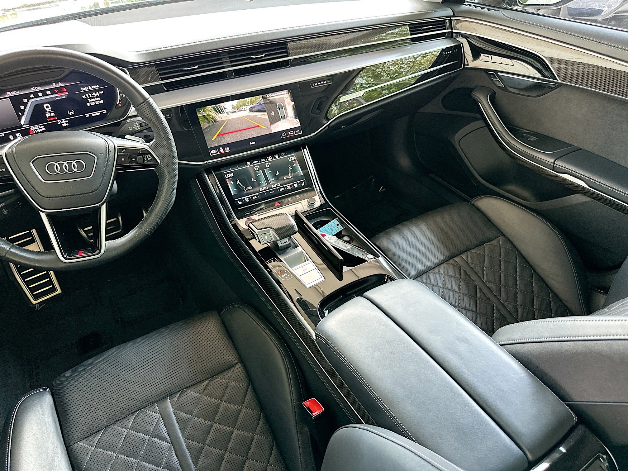 Used 2022 Audi S8 AWD/4WD image 25