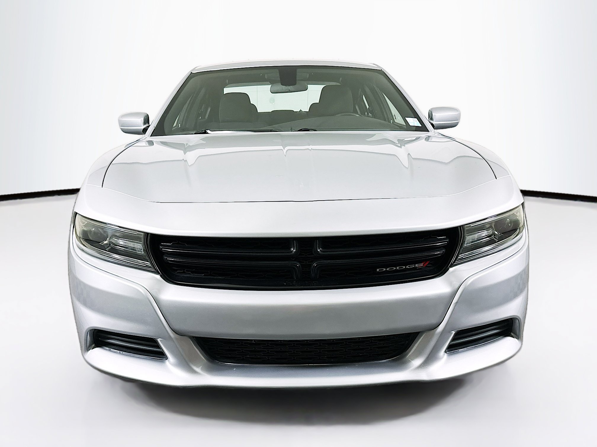 Used 2022 Dodge Charger SXT RWD image 2