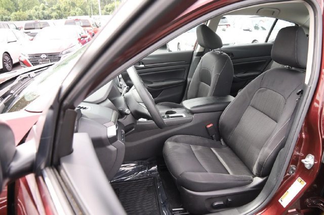 Certified 2025 Nissan Altima 2.5 SV FWD image 8