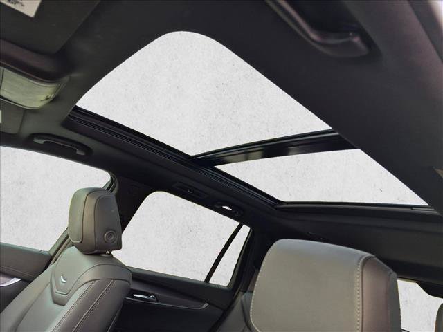 Used 2025 Cadillac XT6 Luxury FWD image 14
