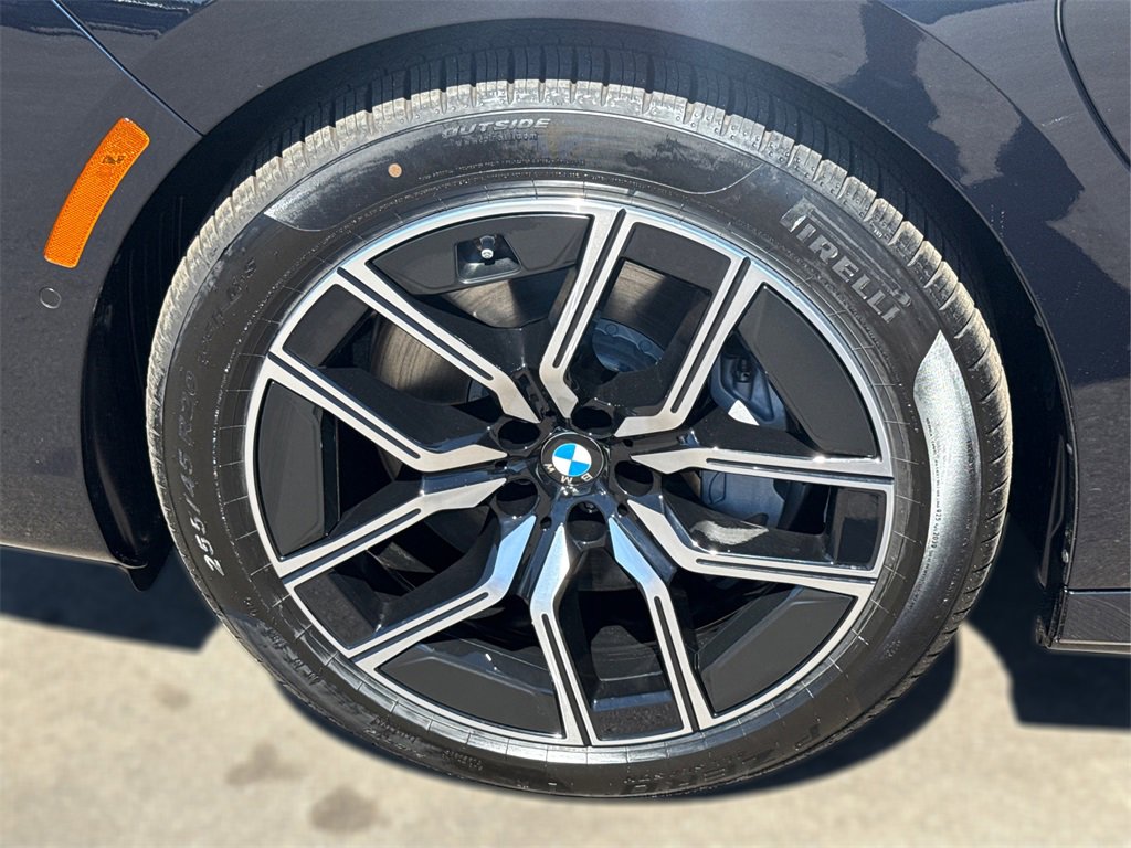 New 2026 BMW 750e xDrive image 15