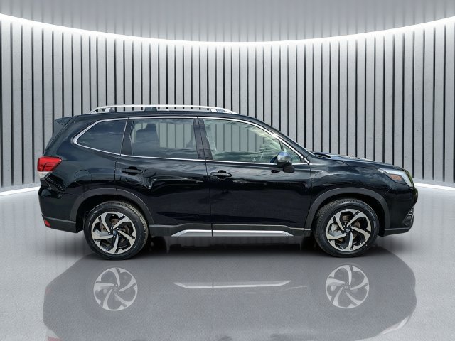 Used 2022 Subaru Forester Touring AWD/4WD image 3