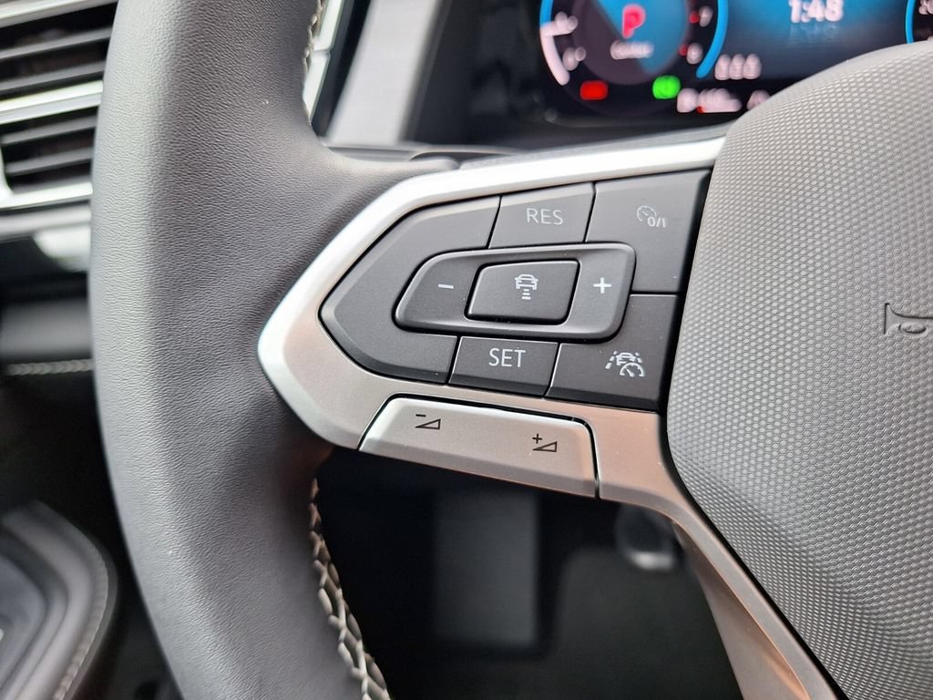 New 2026 Volkswagen Atlas Cross Sport SE FWD image 23
