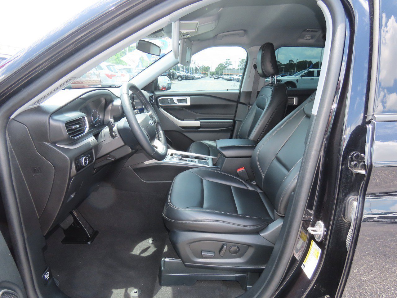 Certified 2023 Ford Explorer XLT w/ Equipment Group 202A RWD image 25