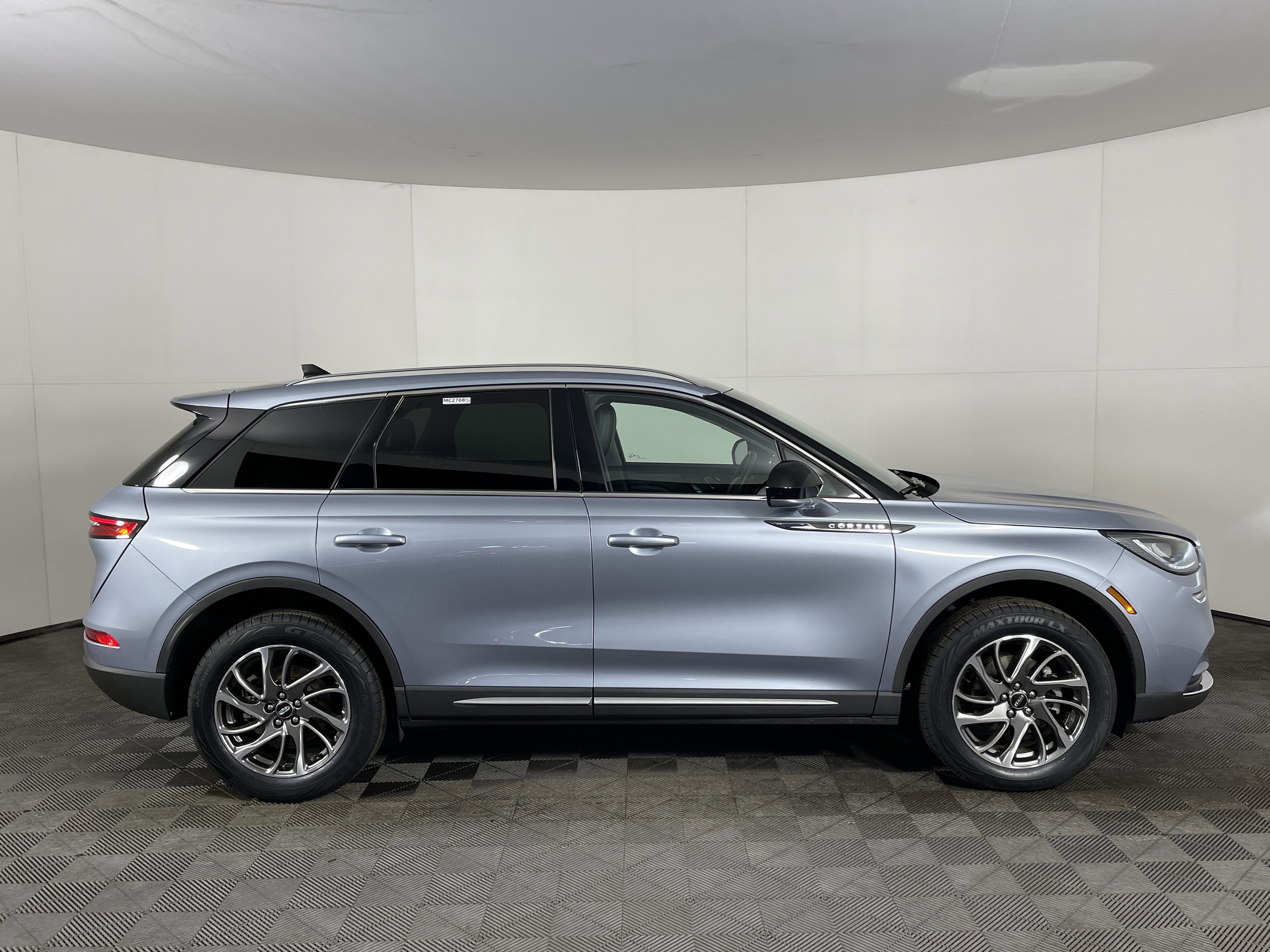 Used 2022 Lincoln Corsair AWD w/ Equipment Group 101A image 5