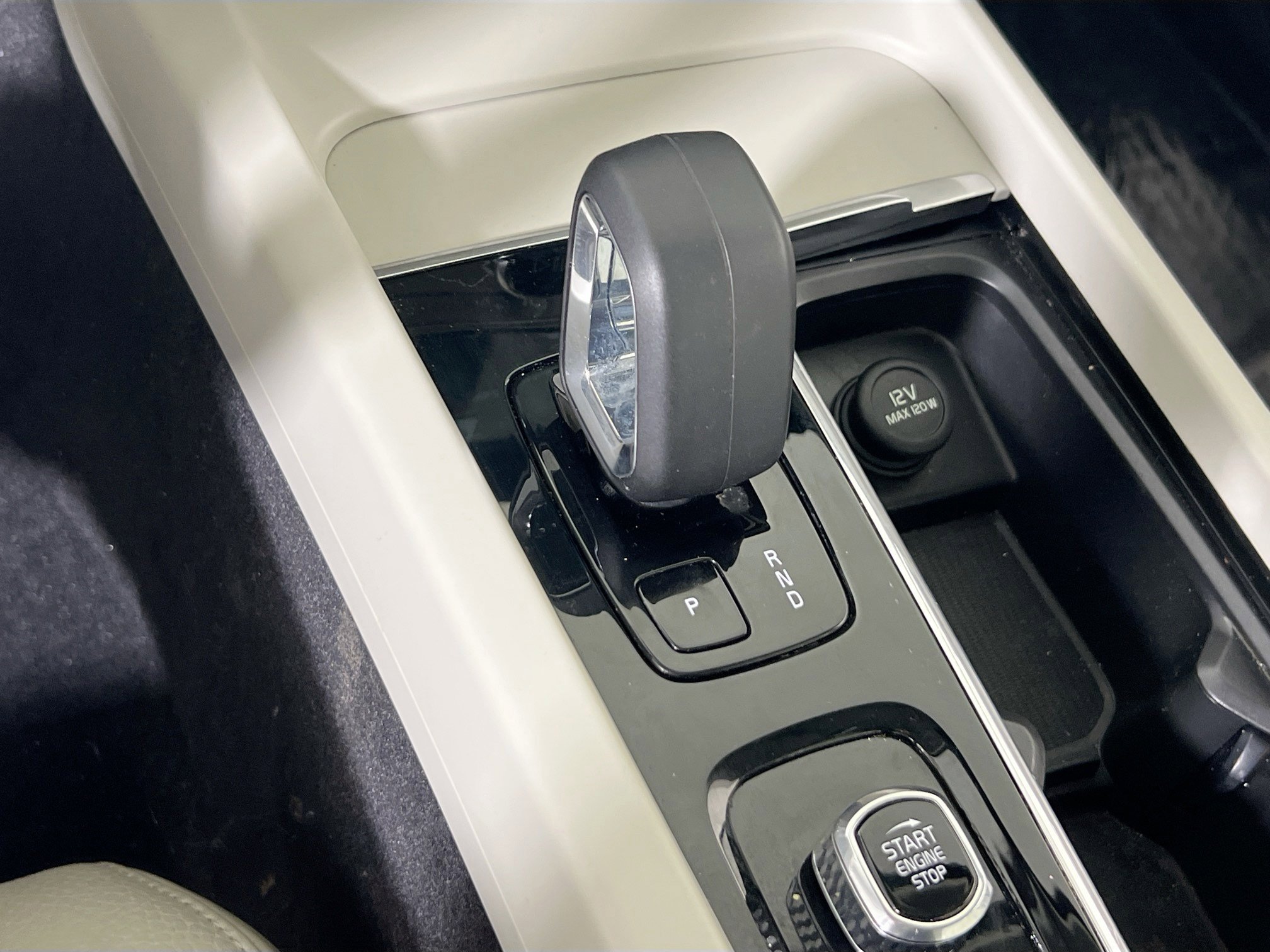 Used 2023 Volvo S60 B5 Core w/ Climate Package image 17