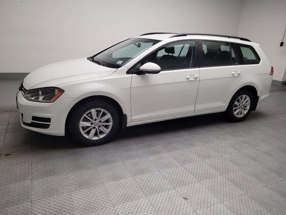 Used 2017 Volkswagen Golf S FWD image 2