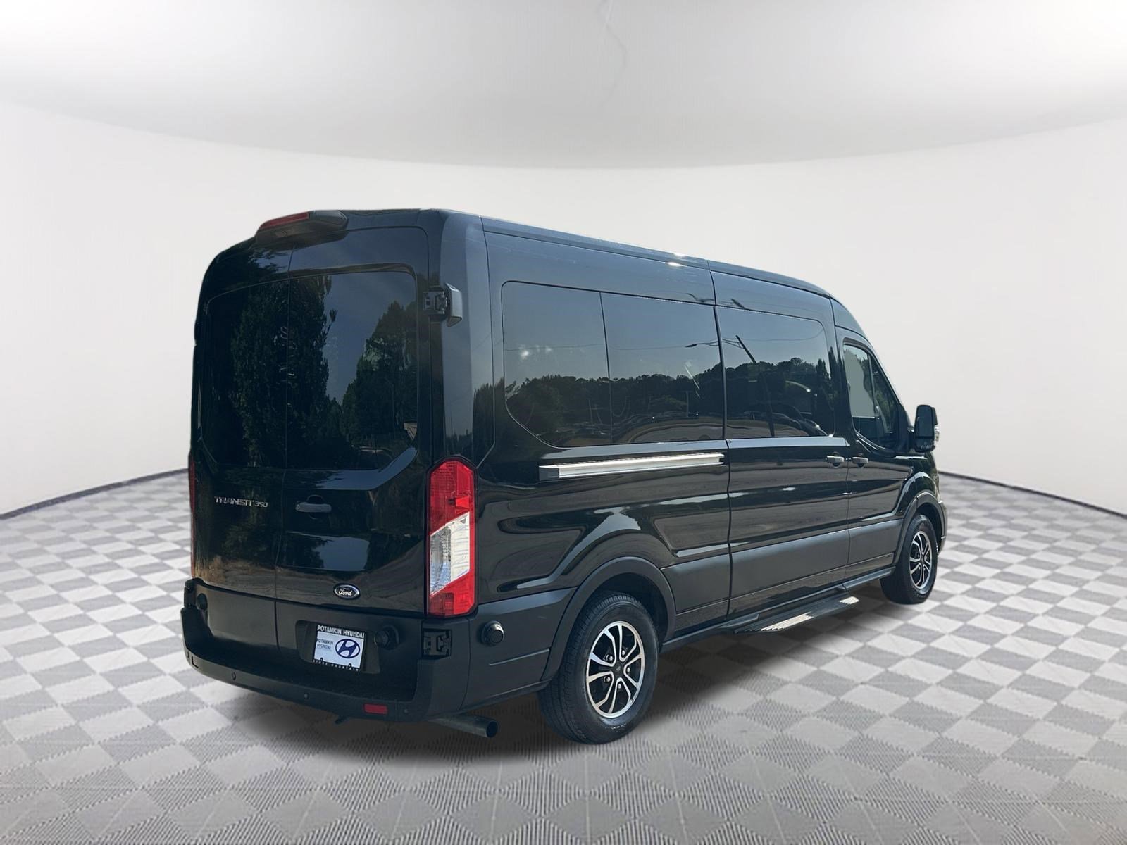 Used 2024 Ford Transit 350 XL RWD image 7
