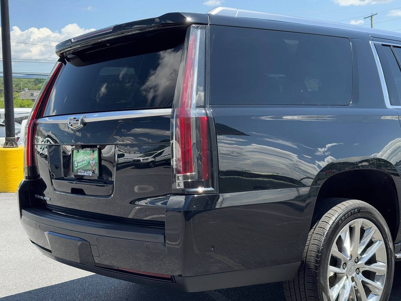 Used 2018 Cadillac Escalade ESV Premium Luxury AWD/4WD image 48