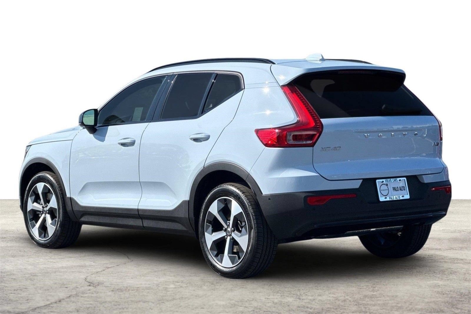 New 2026 Volvo XC40 B5 Plus w/ Protection Package Premier AWD/4WD image 6