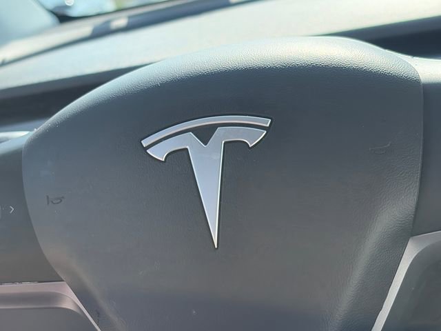 Used 2022 Tesla Model Y Long Range AWD/4WD image 25