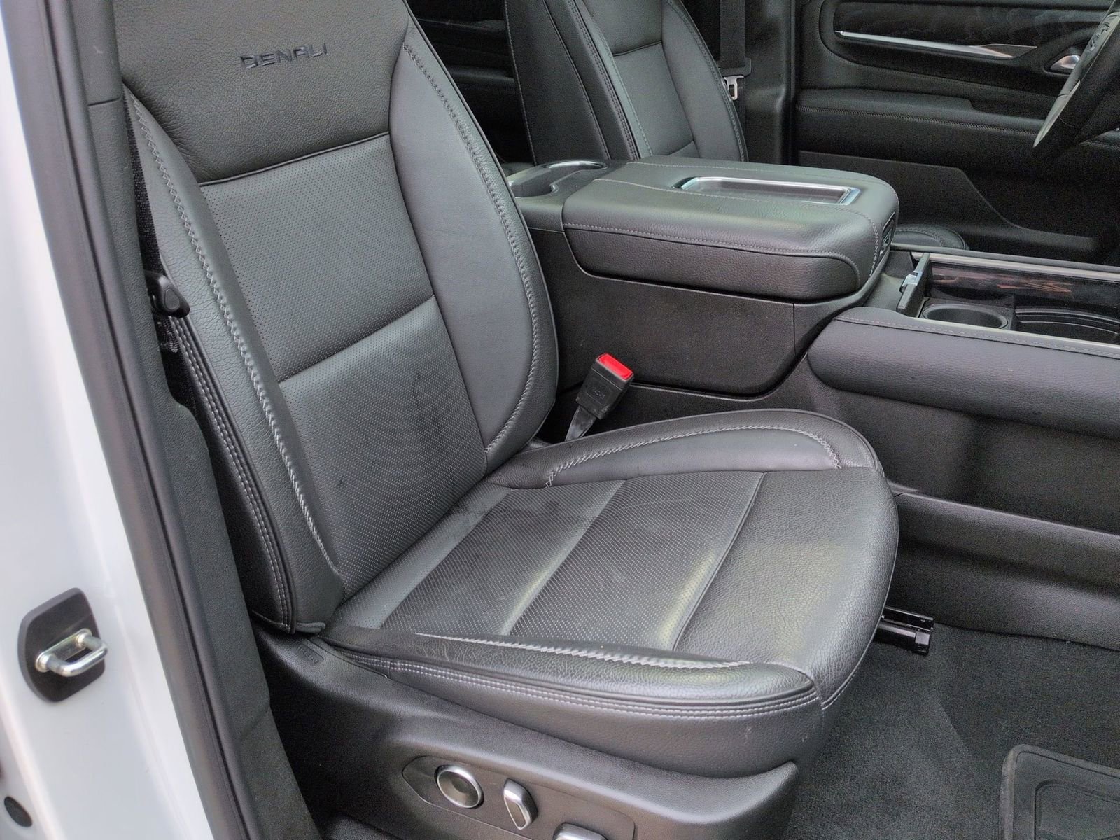 Used 2024 GMC Yukon XL Denali w/ Max Trailering Package image 28