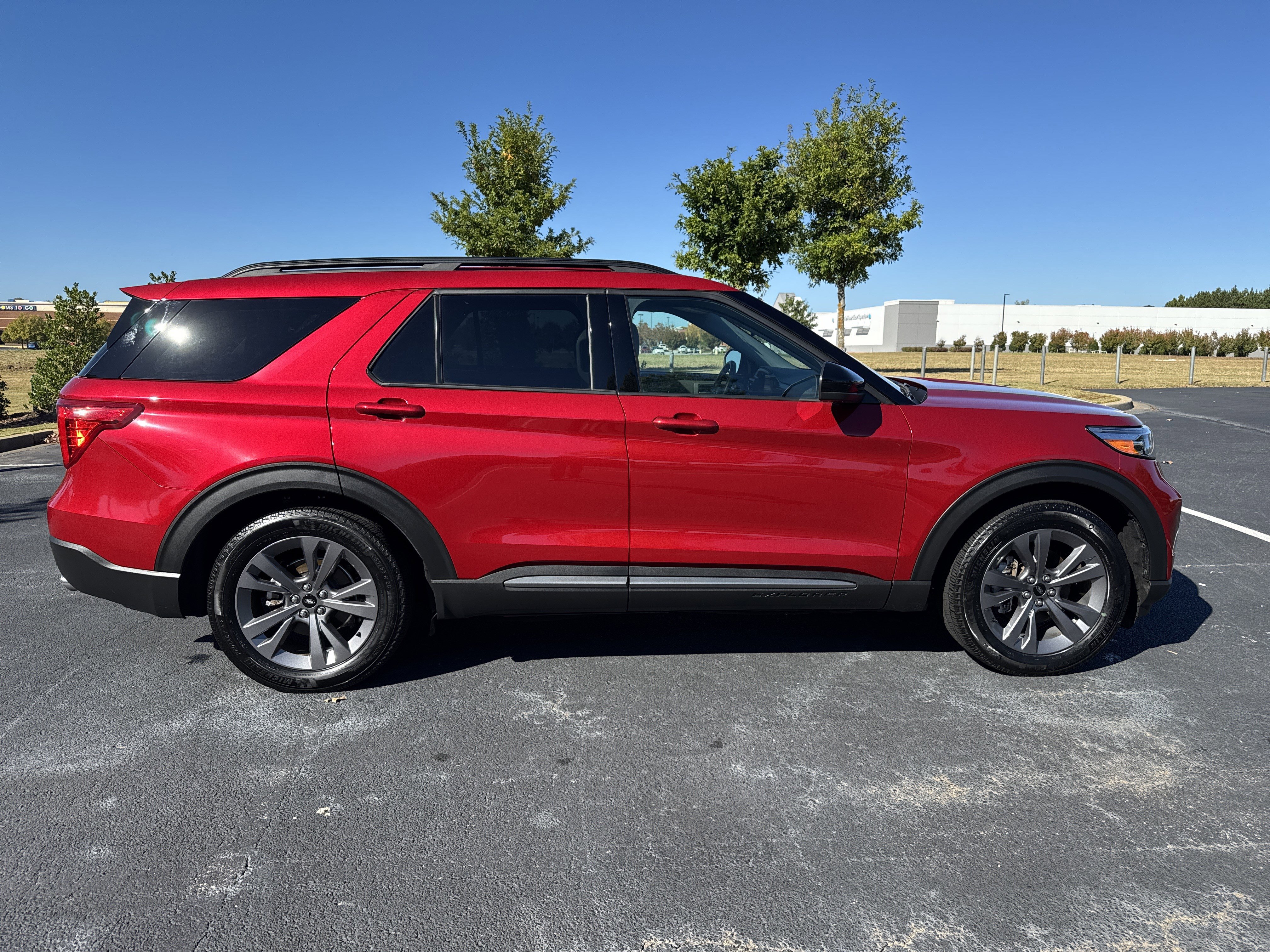 Used 2023 Ford Explorer XLT w/ Equipment Group 202A image 10