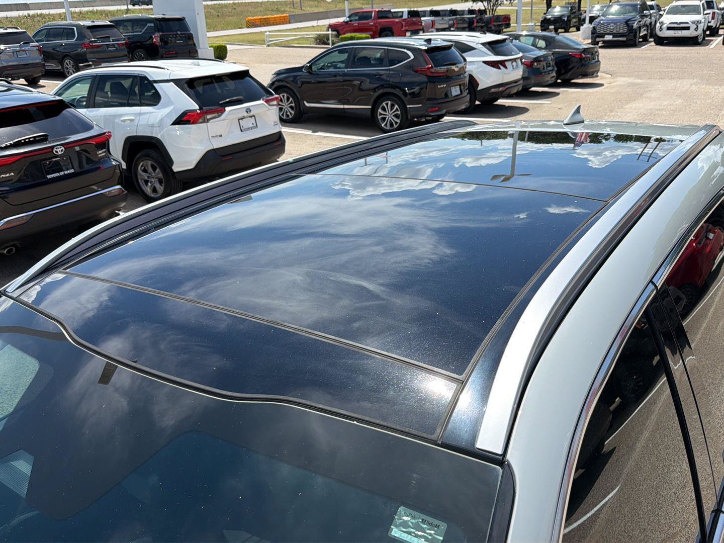 Used 2024 Kia Sorento S w/ Panoramic Sunroof Package FWD image 11