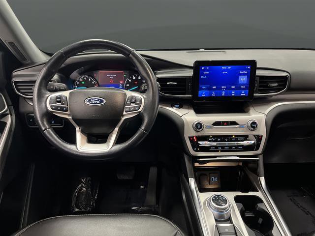 Used 2023 Ford Explorer XLT AWD/4WD image 5