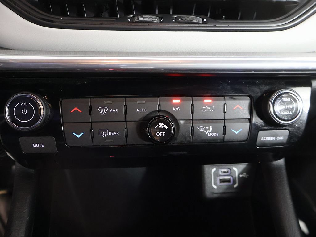 Used 2023 Jeep Compass Limited w/ Elite Group AWD/4WD image 48