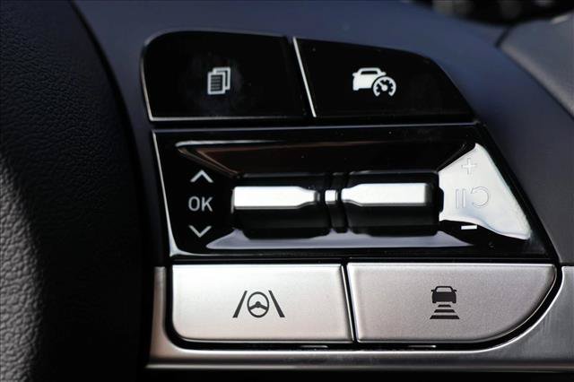 New 2026 Hyundai Elantra Limited FWD image 16