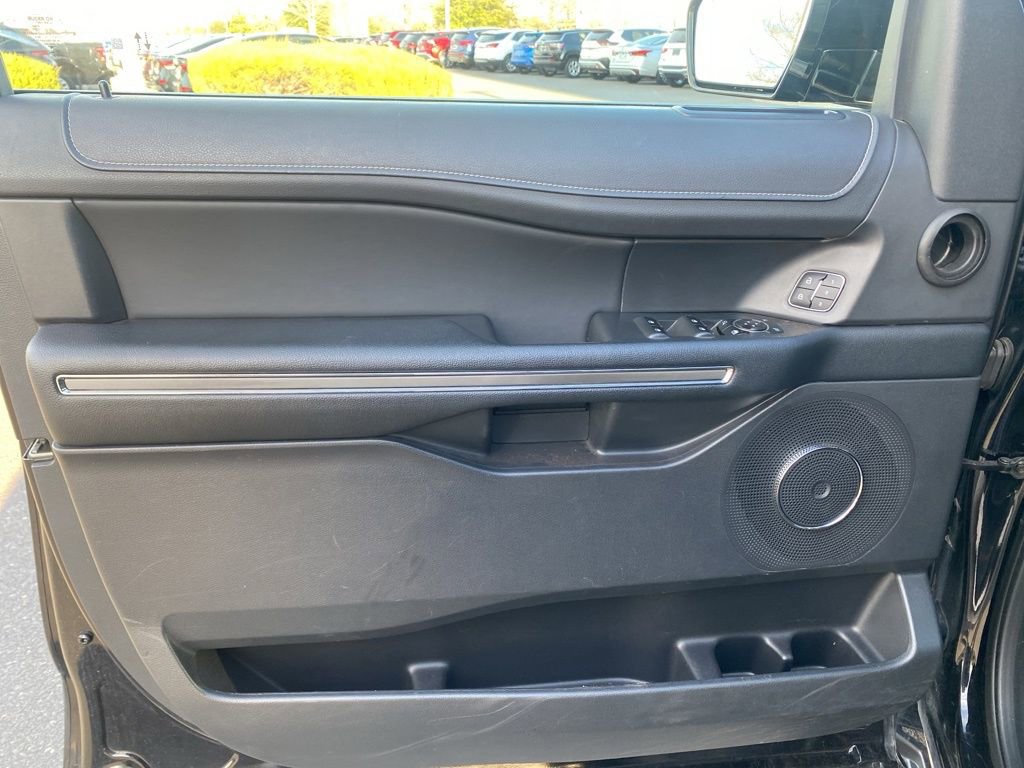 Used 2024 Ford Expedition Max XLT image 10