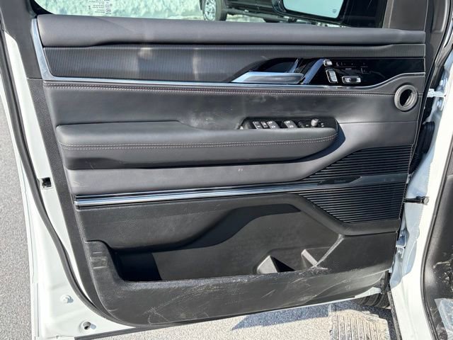 New 2026 Jeep Grand Wagoneer L Summit image 12