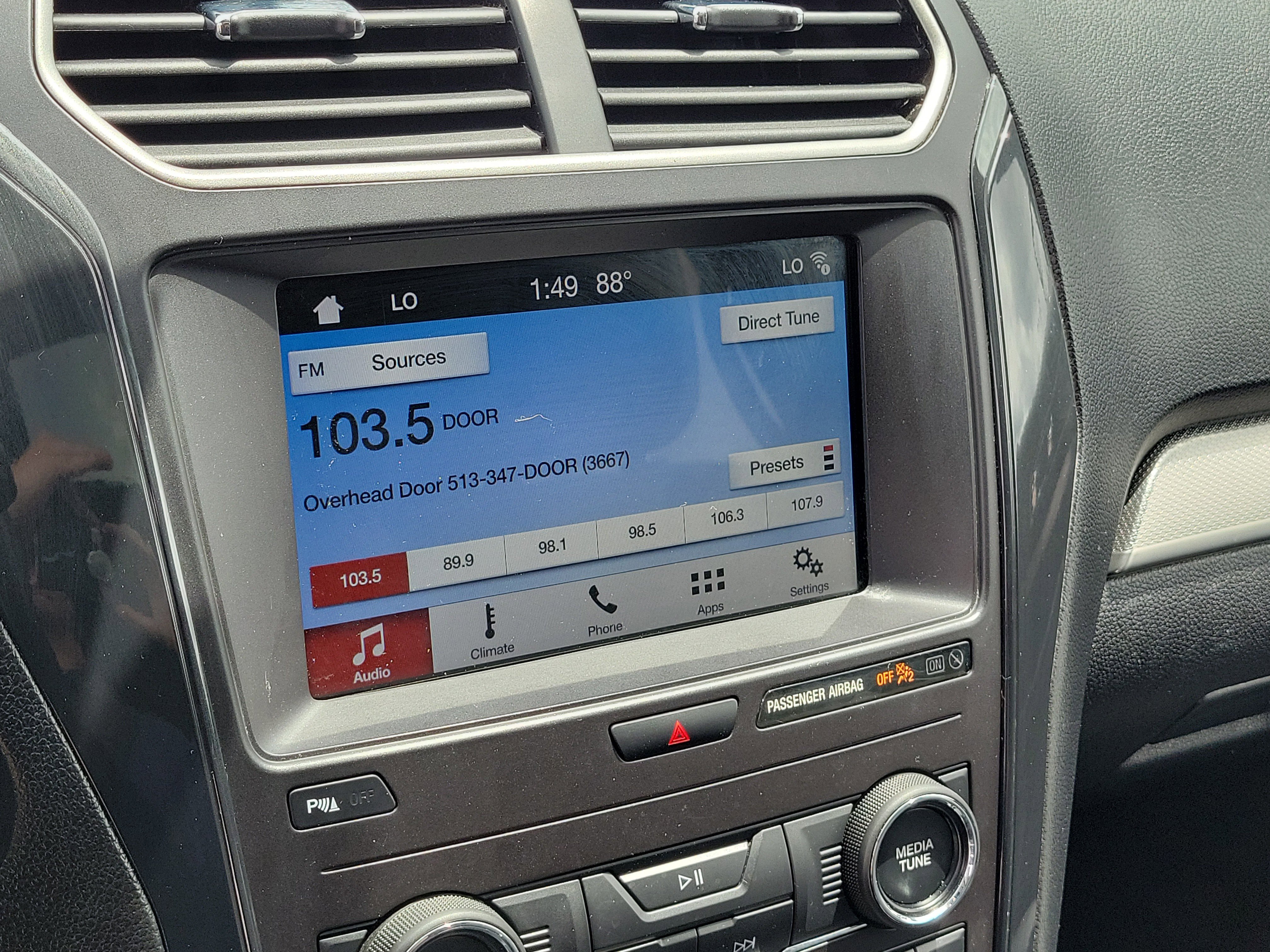 Used 2018 Ford Explorer XLT w/ Equipment Group 202A AWD/4WD image 27