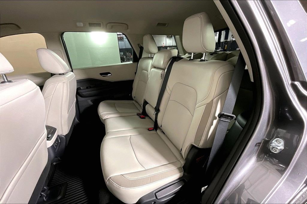 New 2026 Nissan Pathfinder SL FWD image 14