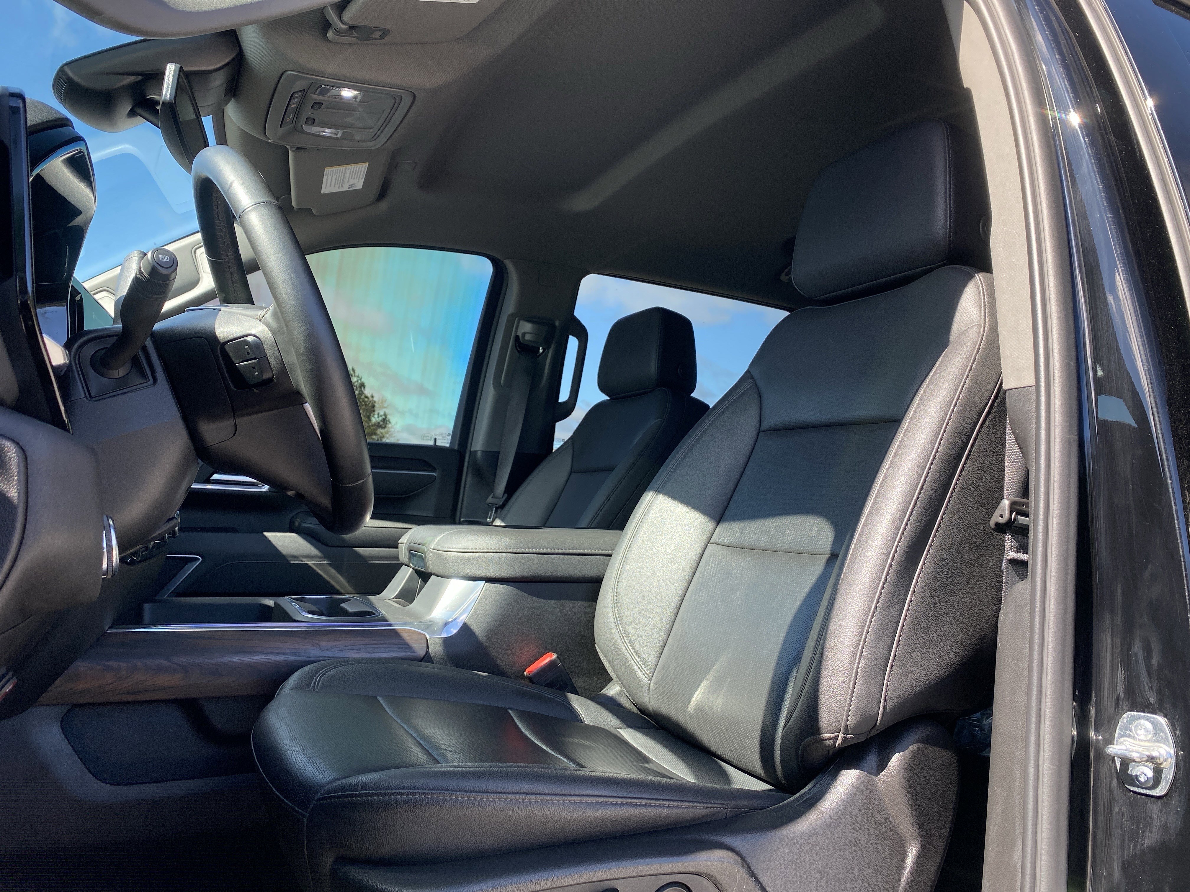 Used 2025 GMC Sierra 2500 SLT w/ SLT Convenience Package image 7