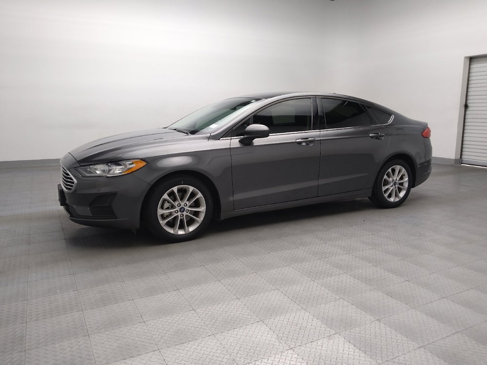Used 2020 Ford Fusion SE image 2