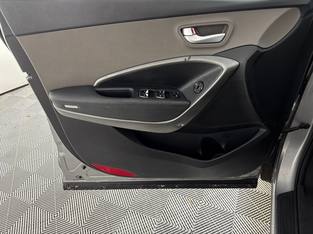 Used 2018 Hyundai Santa Fe SE FWD image 10