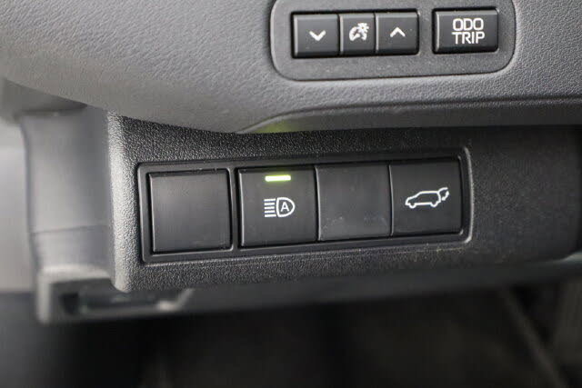 Used 2026 Toyota C-HR AWD/4WD image 24
