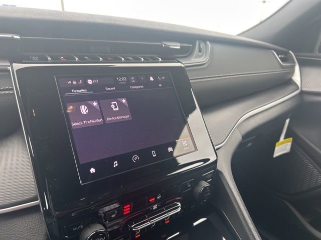 New 2025 Jeep Grand Cherokee L Altitude image 41