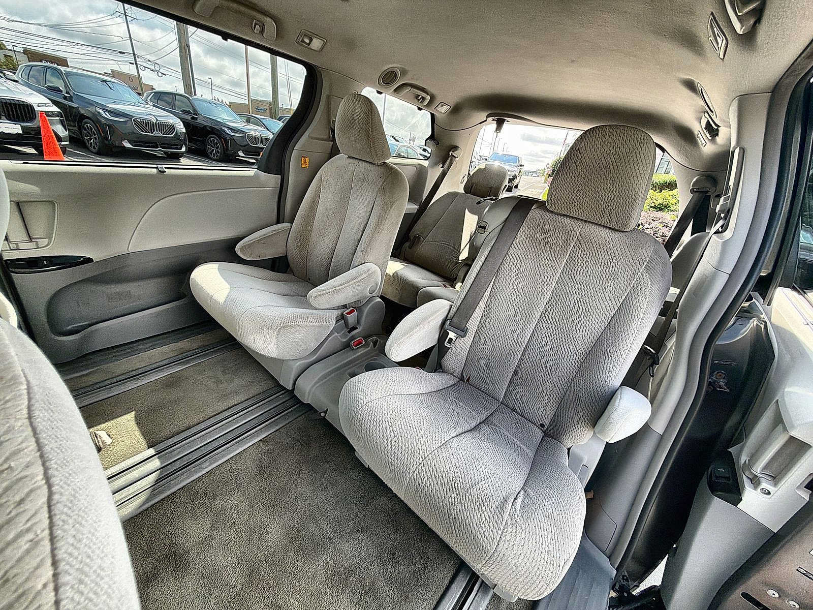 Used 2012 Toyota Sienna LE FWD image 21