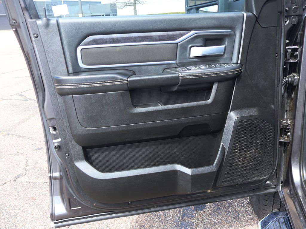 Used 2024 RAM 2500 Big Horn AWD/4WD image 16