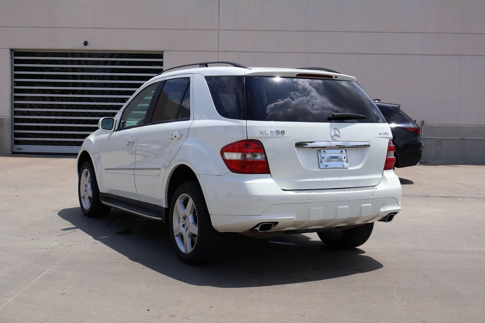 Used 2008 Mercedes-Benz ML 550 4MATIC image 4