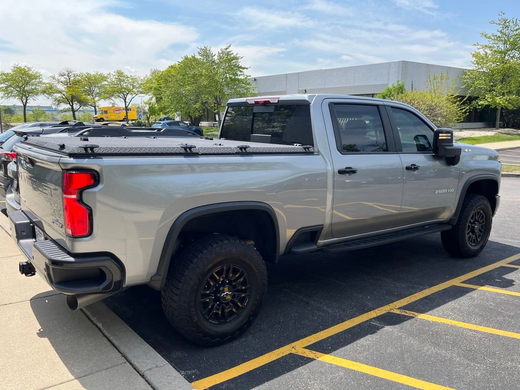 Used 2025 Chevrolet Silverado 2500 ZR2 w/ Technology Package AWD/4WD image 5