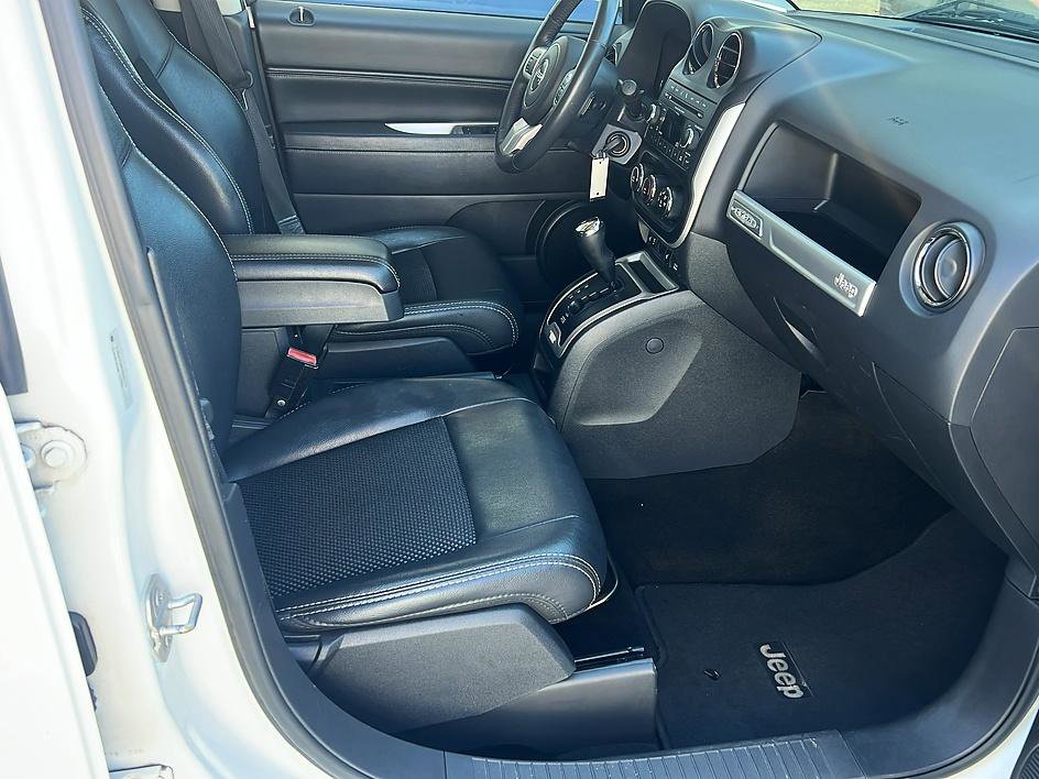 Used 2016 Jeep Compass Latitude image 19