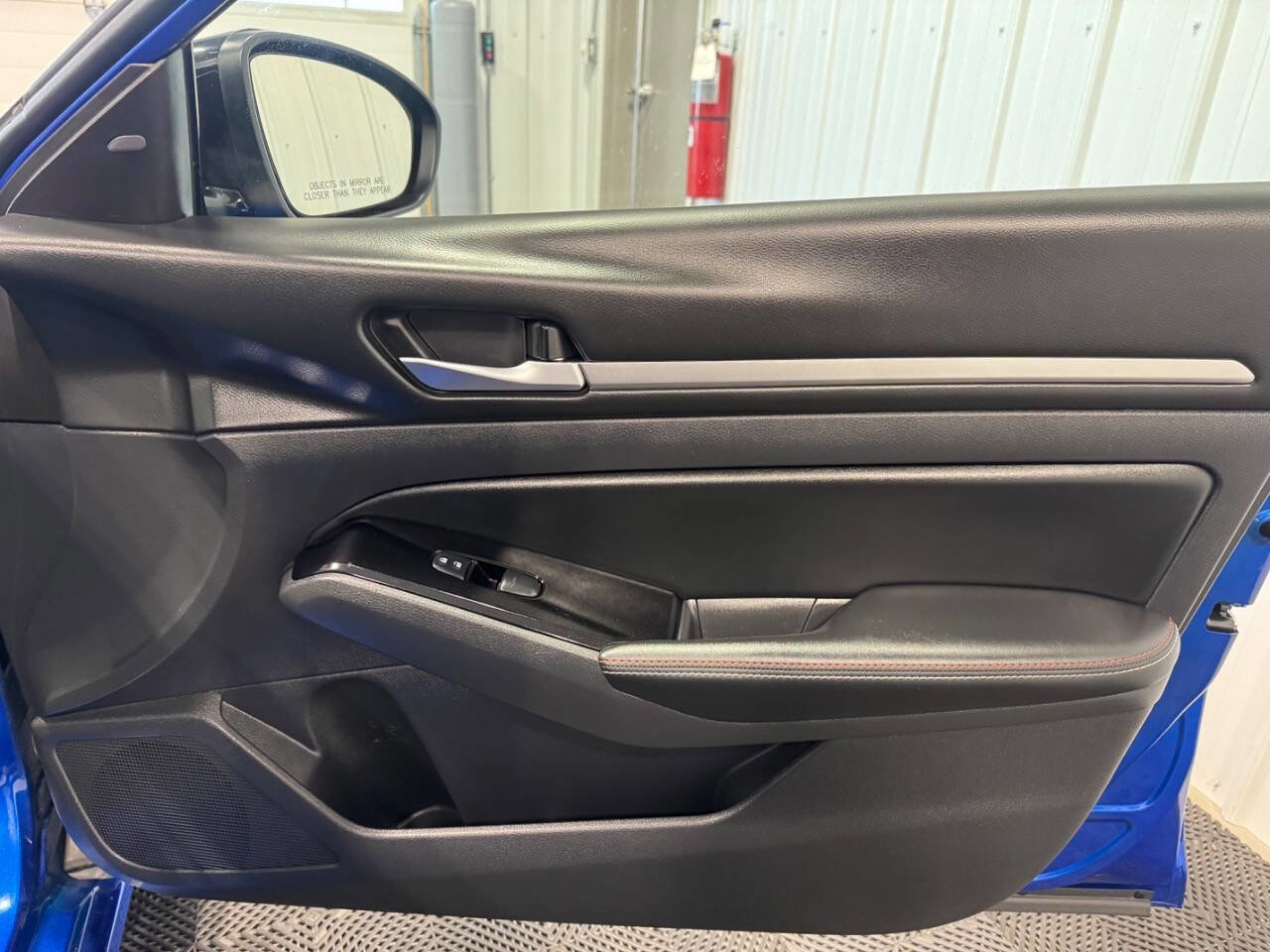 Used 2025 Nissan Altima 2.5 SR image 18