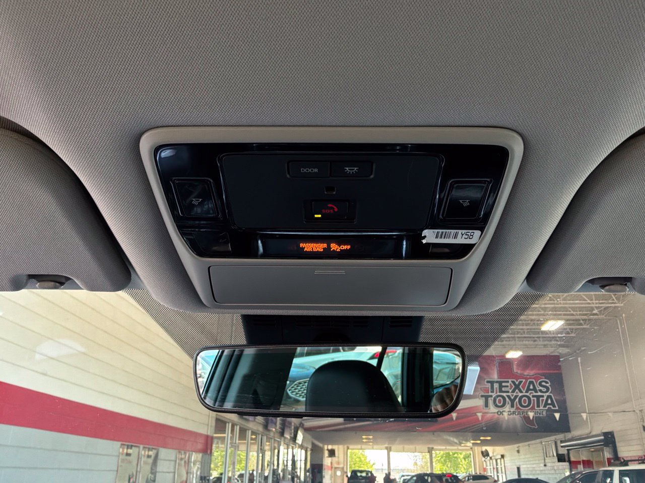 Used 2024 Toyota Grand Highlander AWD image 26