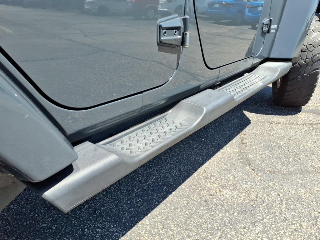 Used 2017 Jeep Wrangler Unlimited Sahara w/ Quick Order Package 24E Chief AWD/4WD image 9