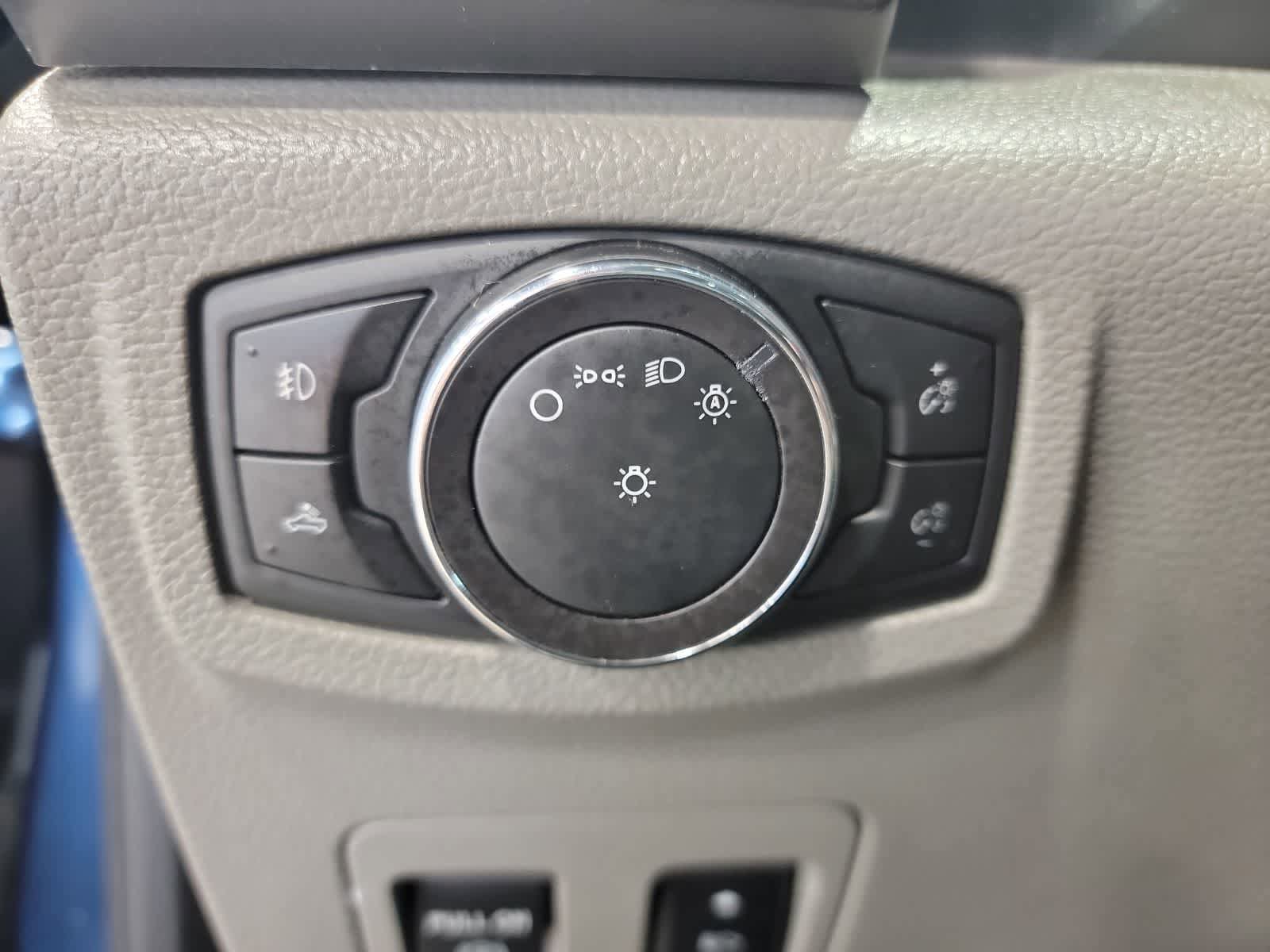 Used 2015 Ford F150 XLT w/ Equipment Group 302A Luxury AWD/4WD image 45