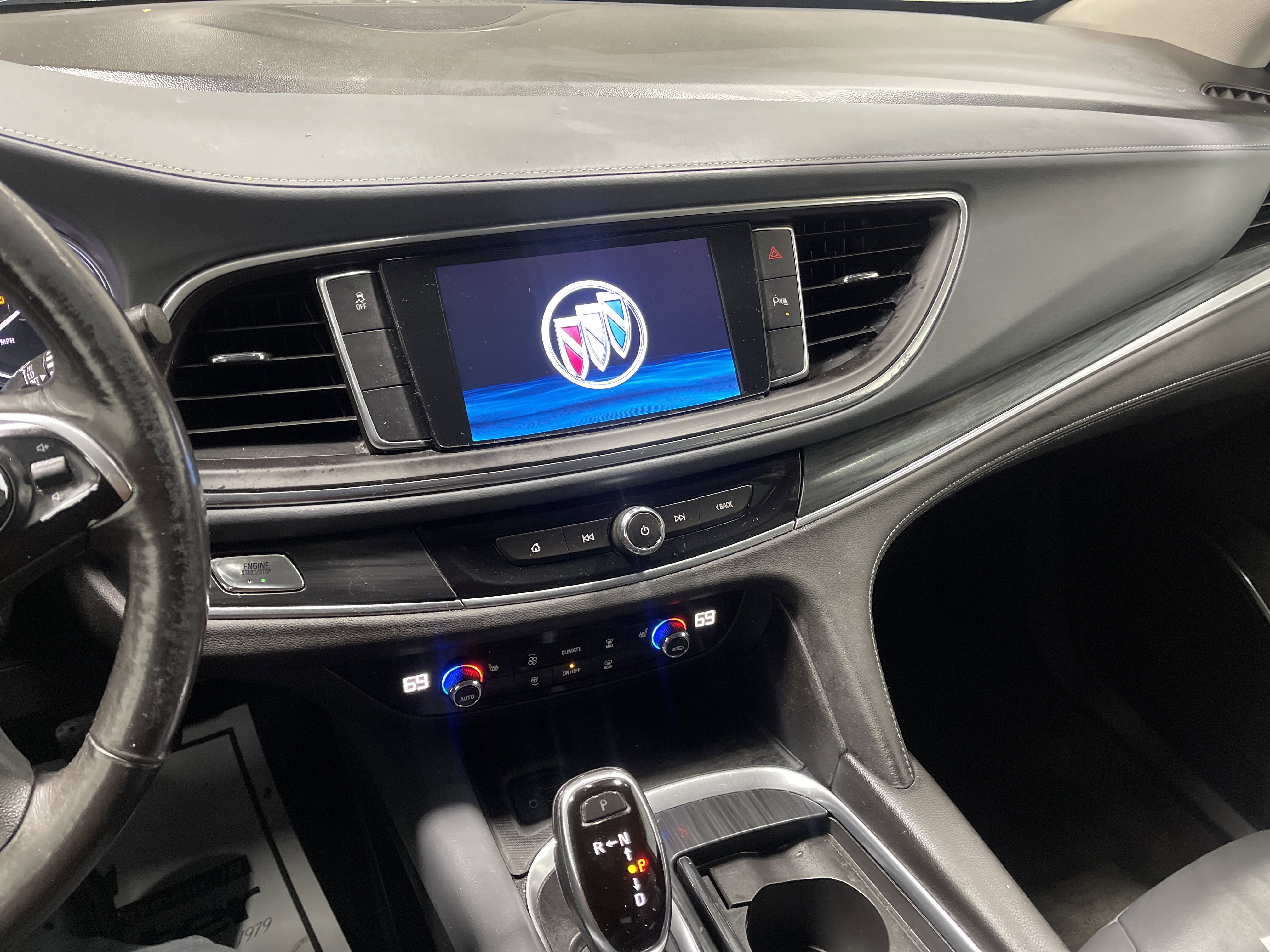 Used 2020 Buick Enclave Essence FWD image 30