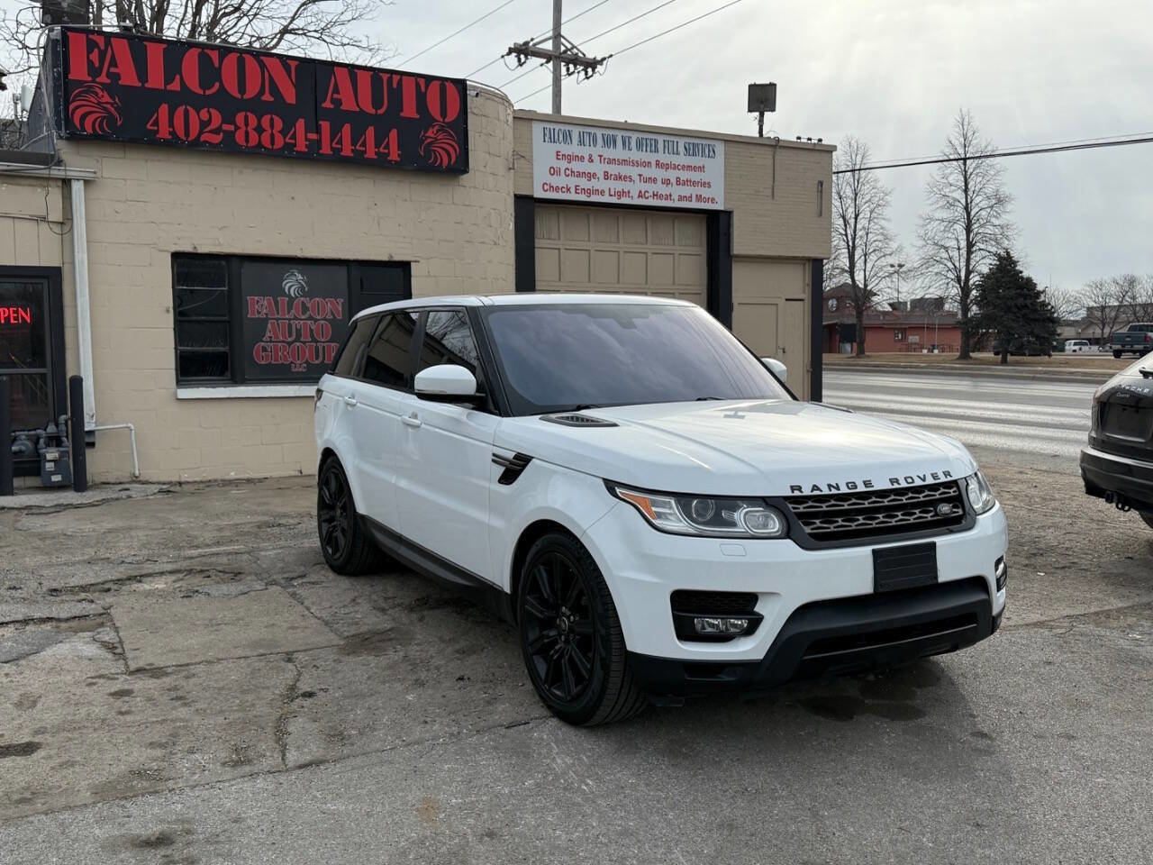 Used 2016 Land Rover Range Rover Sport SE image 3