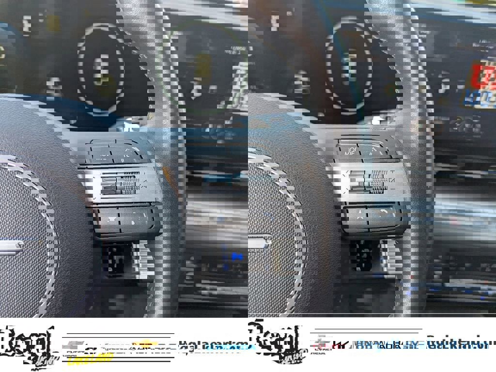 Used 2025 Hyundai Kona Limited image 28