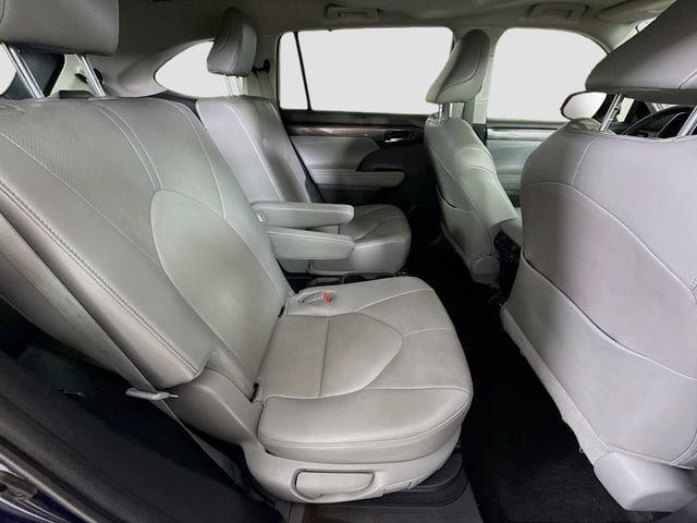 Used 2023 Toyota Highlander Limited AWD/4WD image 28
