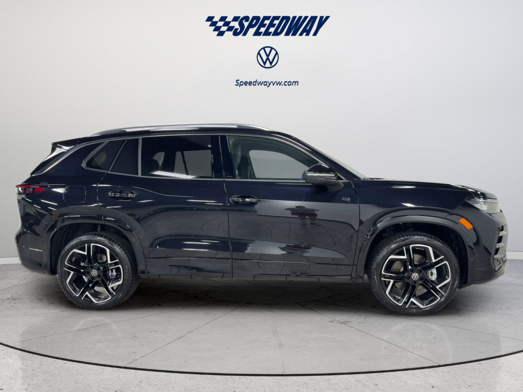 New 2026 Volkswagen Tiguan SEL R-Line AWD/4WD image 4