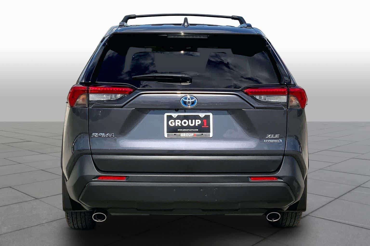 Used 2024 Toyota RAV4 XLE w/ Convenience Package AWD/4WD image 4
