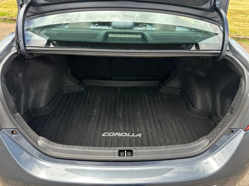 Used 2016 Toyota Corolla LE FWD image 18