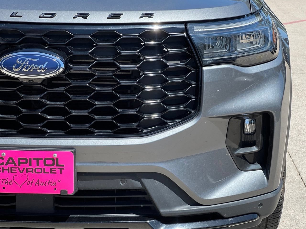Used 2025 Ford Explorer ST-Line w/ ST-Line Street Pack AWD/4WD image 10