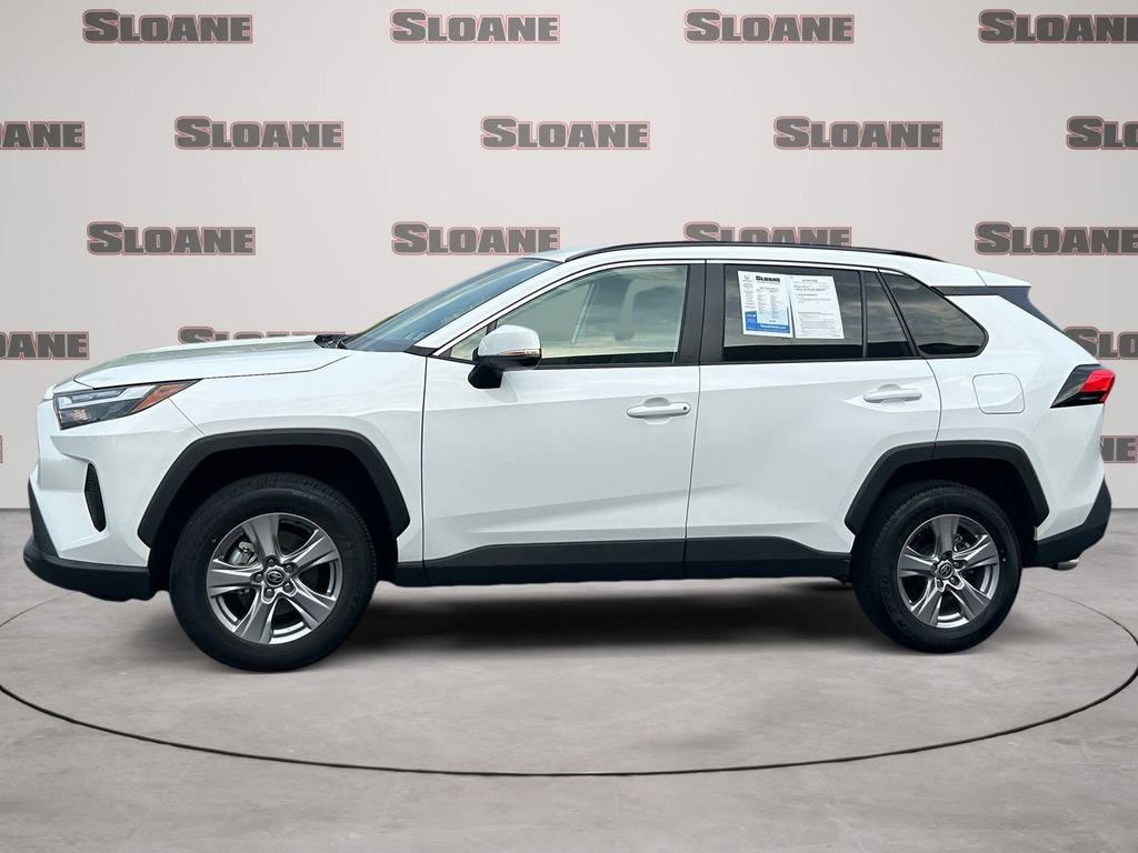 Used 2025 Toyota RAV4 XLE AWD/4WD image 2