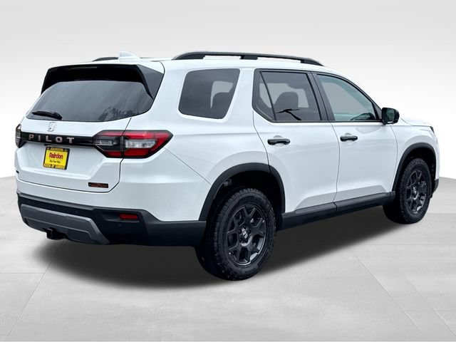 New 2026 Honda Pilot TrailSport image 8